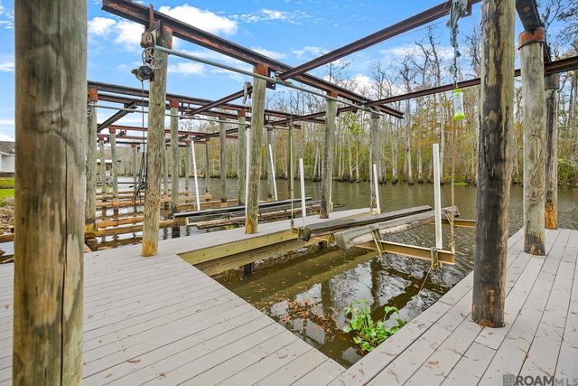 22962 Chene Blanc Ln, Maurepas, LA 70449