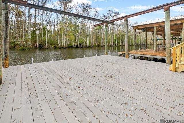 22962 Chene Blanc Ln, Maurepas, LA 70449