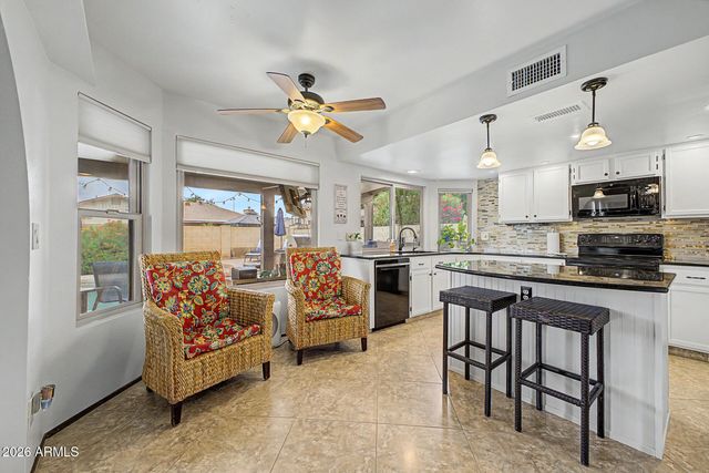 6408 W SUNNYSIDE Drive, Glendale, AZ 85304