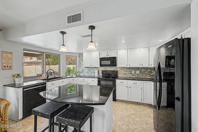 6408 W SUNNYSIDE Drive, Glendale, AZ 85304