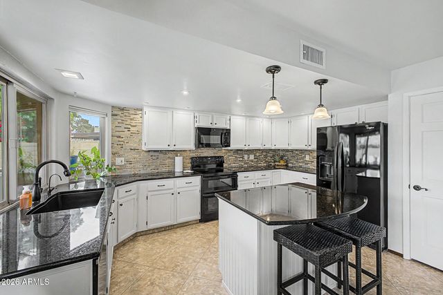 6408 W SUNNYSIDE Drive, Glendale, AZ 85304