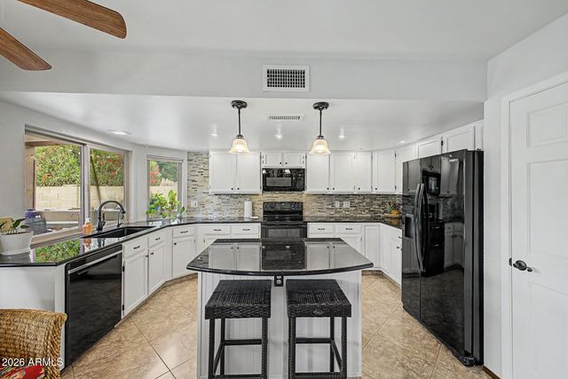 6408 W SUNNYSIDE Drive, Glendale, AZ 85304