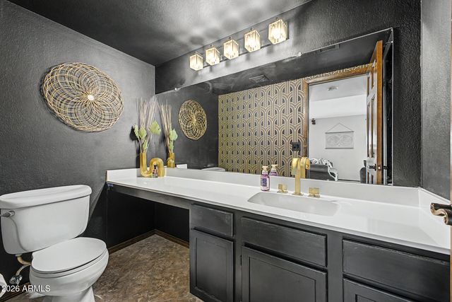 6408 W SUNNYSIDE Drive, Glendale, AZ 85304