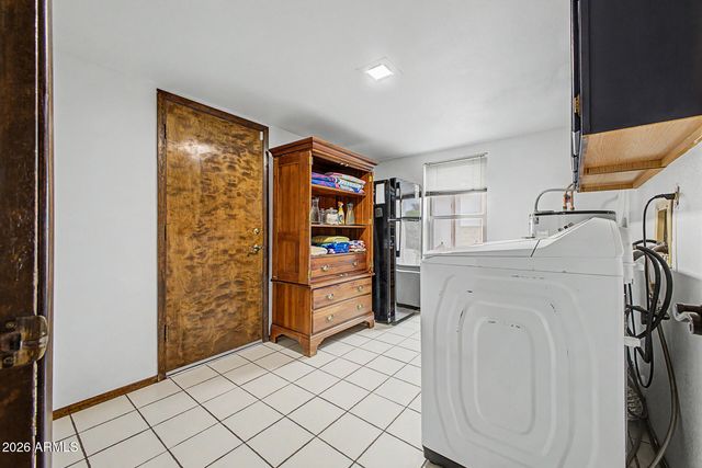 6408 W SUNNYSIDE Drive, Glendale, AZ 85304