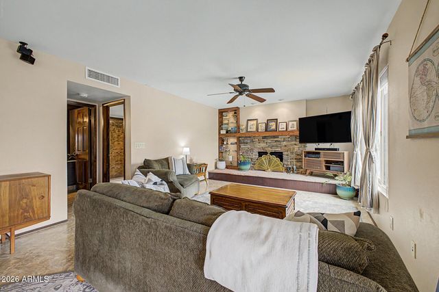 6408 W SUNNYSIDE Drive, Glendale, AZ 85304