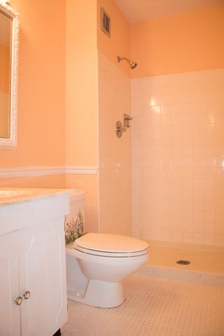 9701 N Dee Road 6M, Niles, IL 60714