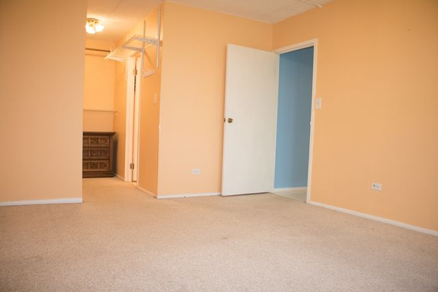 9701 N Dee Road 6M, Niles, IL 60714
