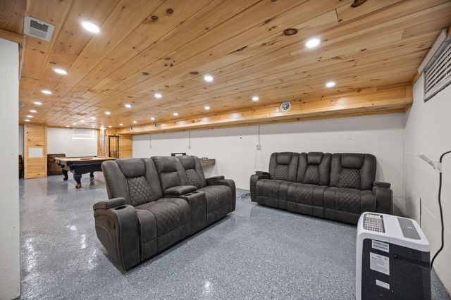 9209 W Highway 80, Nancy, KY 42544