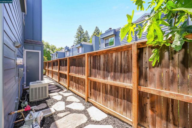1280 Honey Trl, Walnut Creek, CA 94597