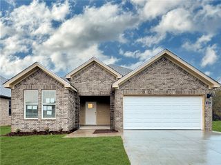 500 W Canada Drive, Farmington, AR 72730