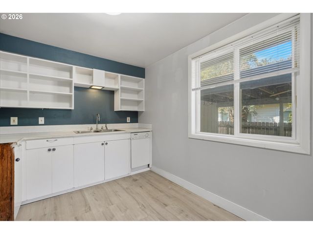111 Se ELLIOTT Ave, Gresham, OR 97080