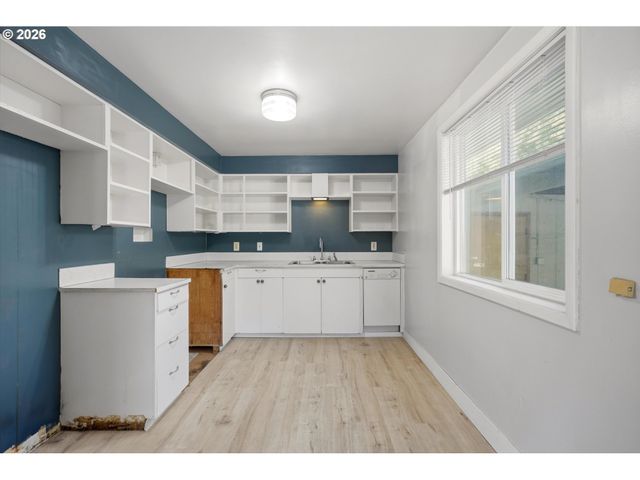111 Se ELLIOTT Ave, Gresham, OR 97080