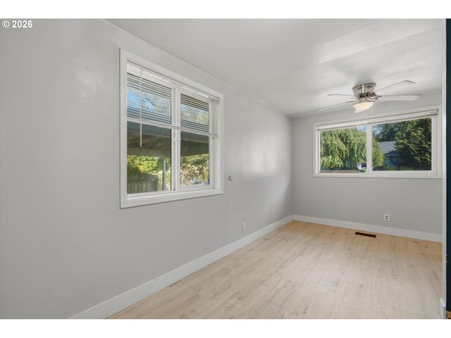 111 Se ELLIOTT Ave, Gresham, OR 97080