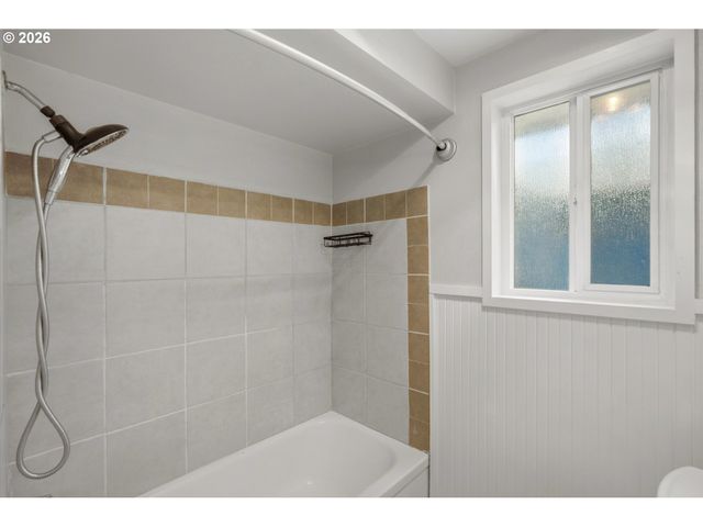 111 Se ELLIOTT Ave, Gresham, OR 97080