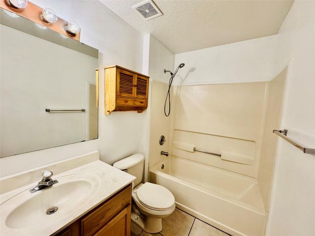 4147 Kingsfield Dr, Parrish, FL 34219