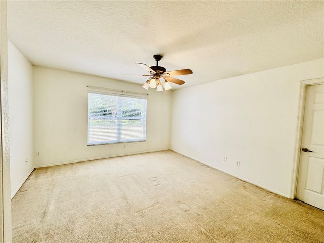 4147 Kingsfield Dr, Parrish, FL 34219