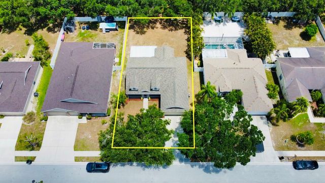 4147 Kingsfield Dr, Parrish, FL 34219
