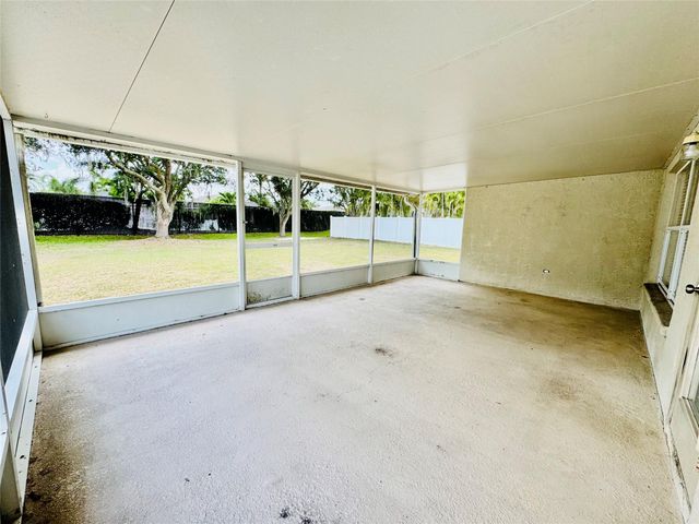 4147 Kingsfield Dr, Parrish, FL 34219