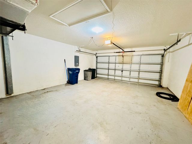 4147 Kingsfield Dr, Parrish, FL 34219