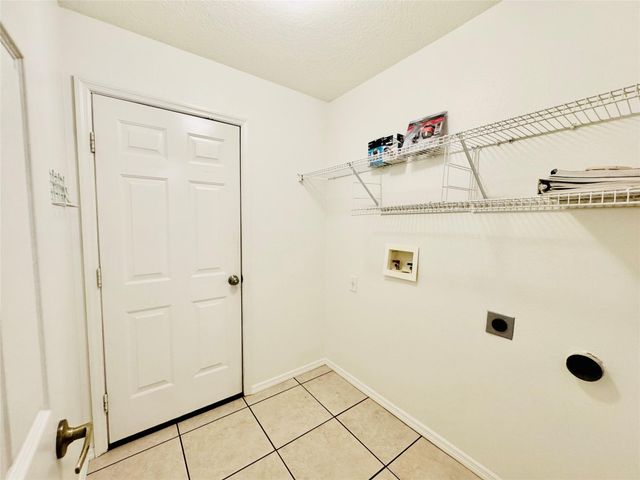 4147 Kingsfield Dr, Parrish, FL 34219