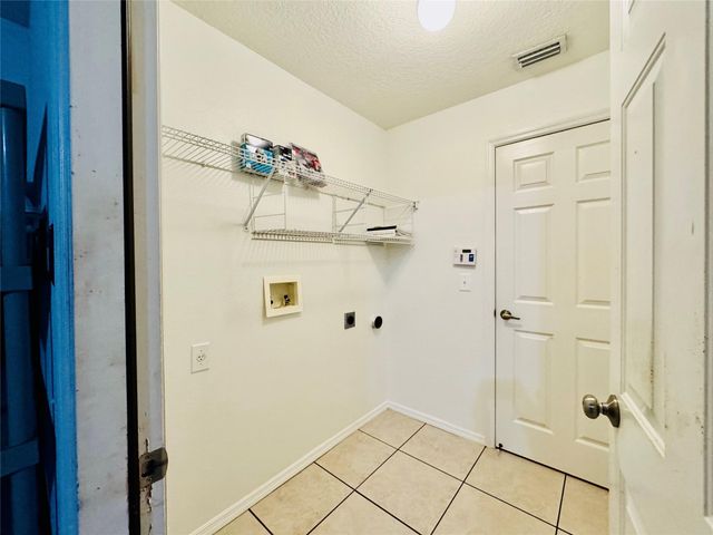 4147 Kingsfield Dr, Parrish, FL 34219