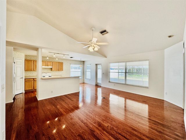4147 Kingsfield Dr, Parrish, FL 34219