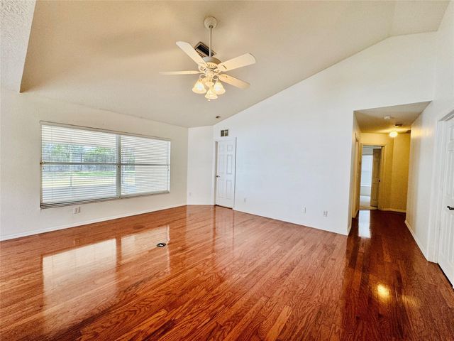 4147 Kingsfield Dr, Parrish, FL 34219