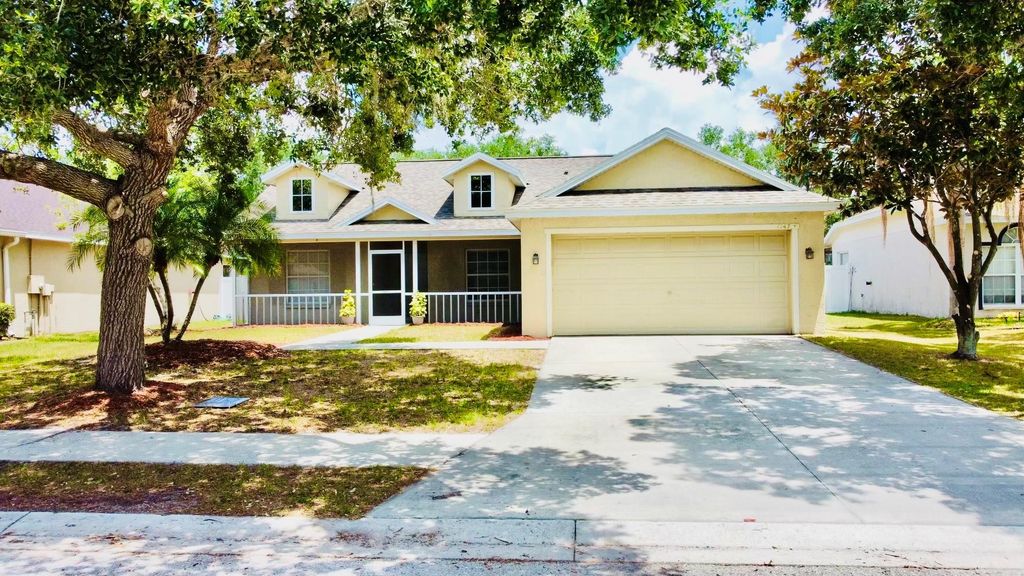 4147 Kingsfield Dr, Parrish, FL 34219