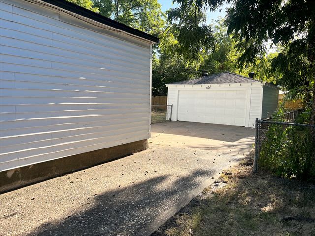 119 Nichols Street, Irving, TX 75060