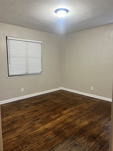 119 Nichols Street, Irving, TX 75060