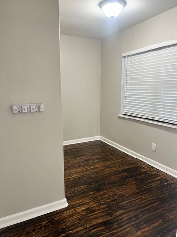 119 Nichols Street, Irving, TX 75060