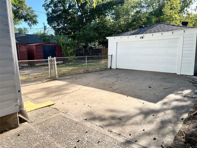 119 Nichols Street, Irving, TX 75060