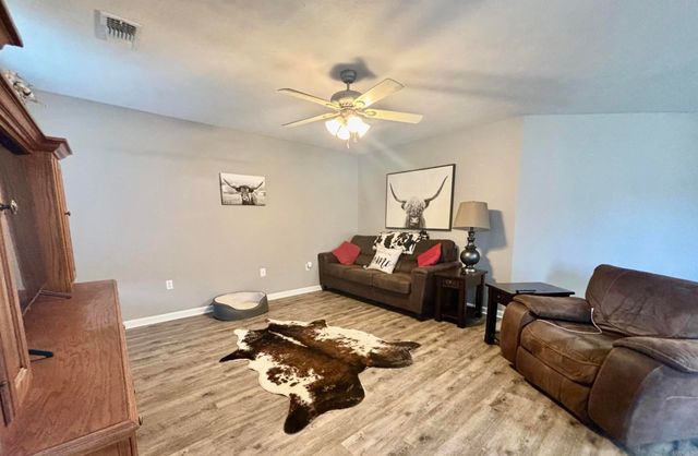 6 Tanzanite Drive, Greenbrier, AR 72058