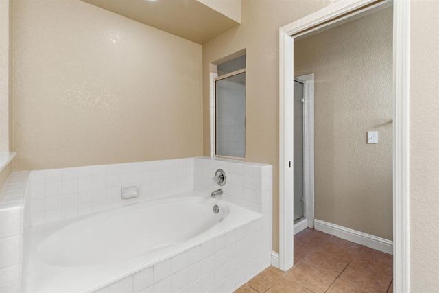 8885 Springhurst Dr, Elk Grove, CA 95624