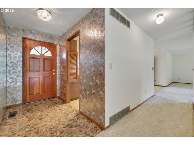 13098 DONALD Rd, Aurora, OR 97002
