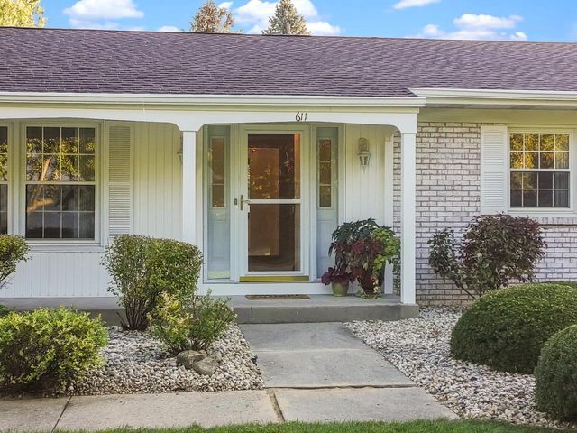 611 W Estate COURT, Elkhorn, WI 53121