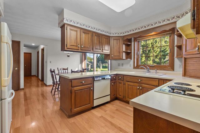 611 W Estate COURT, Elkhorn, WI 53121