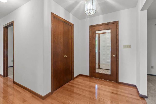 611 W Estate COURT, Elkhorn, WI 53121