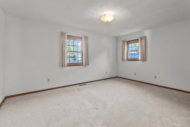 611 W Estate COURT, Elkhorn, WI 53121