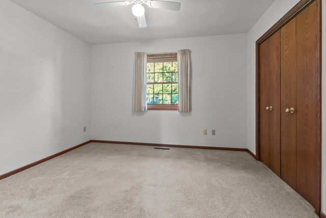 611 W Estate COURT, Elkhorn, WI 53121