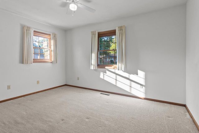 611 W Estate COURT, Elkhorn, WI 53121