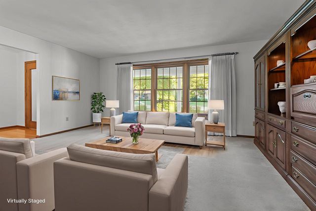 611 W Estate COURT, Elkhorn, WI 53121