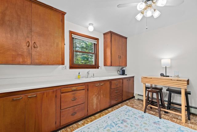 1624 MT VERNON STREET, Oshkosh, WI 54901