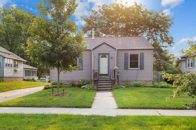 1624 MT VERNON STREET, Oshkosh, WI 54901