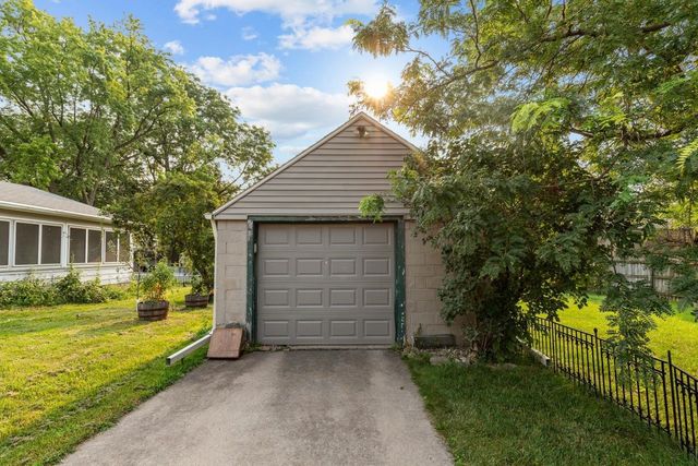 1624 MT VERNON STREET, Oshkosh, WI 54901