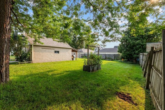 1624 MT VERNON STREET, Oshkosh, WI 54901