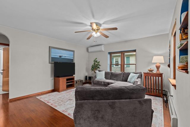 1624 MT VERNON STREET, Oshkosh, WI 54901
