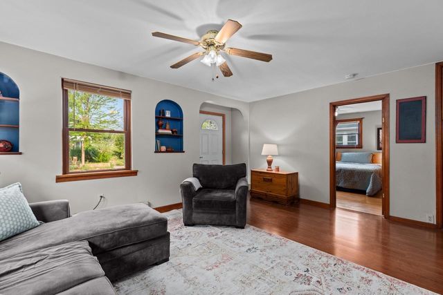1624 MT VERNON STREET, Oshkosh, WI 54901