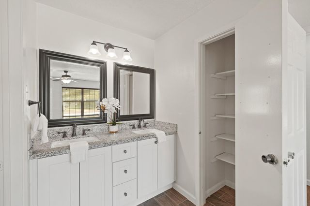 619 Shenandoah Drive, Richmond, TX 77469