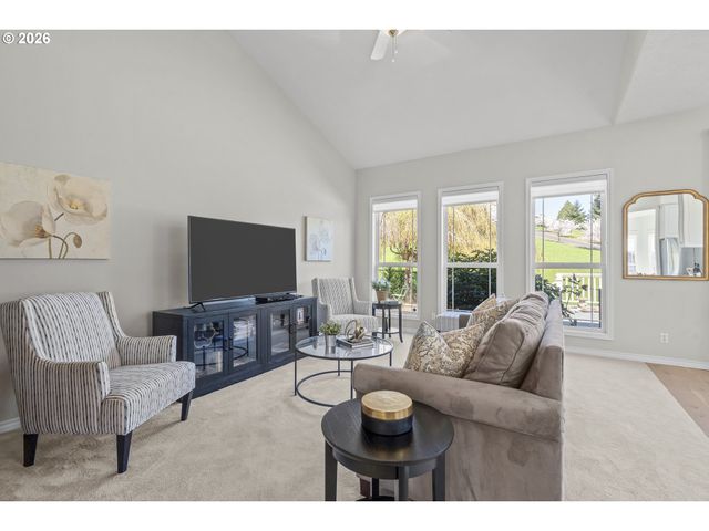 819 HAZELTINE Ave Se, Salem, OR 97306